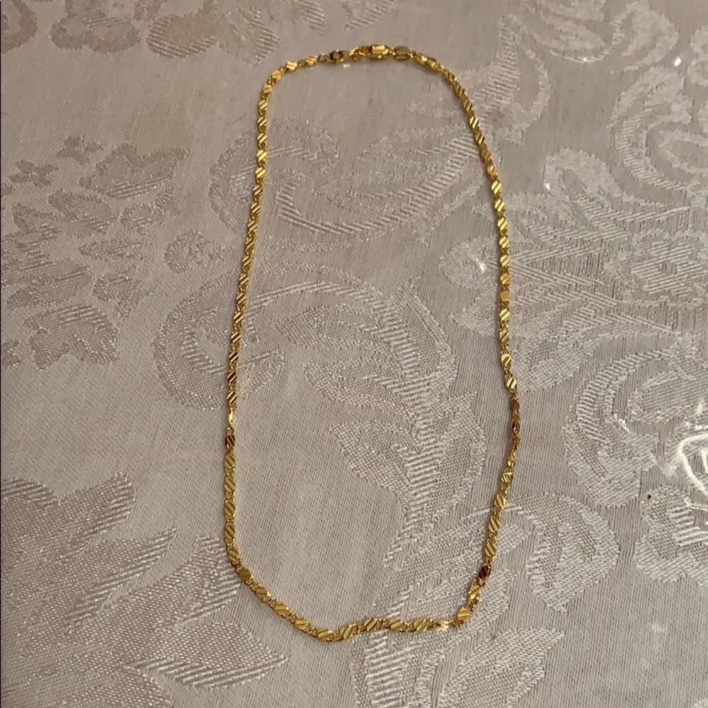 NWOT gold tone dainty chain necklace, 16 inch chain.